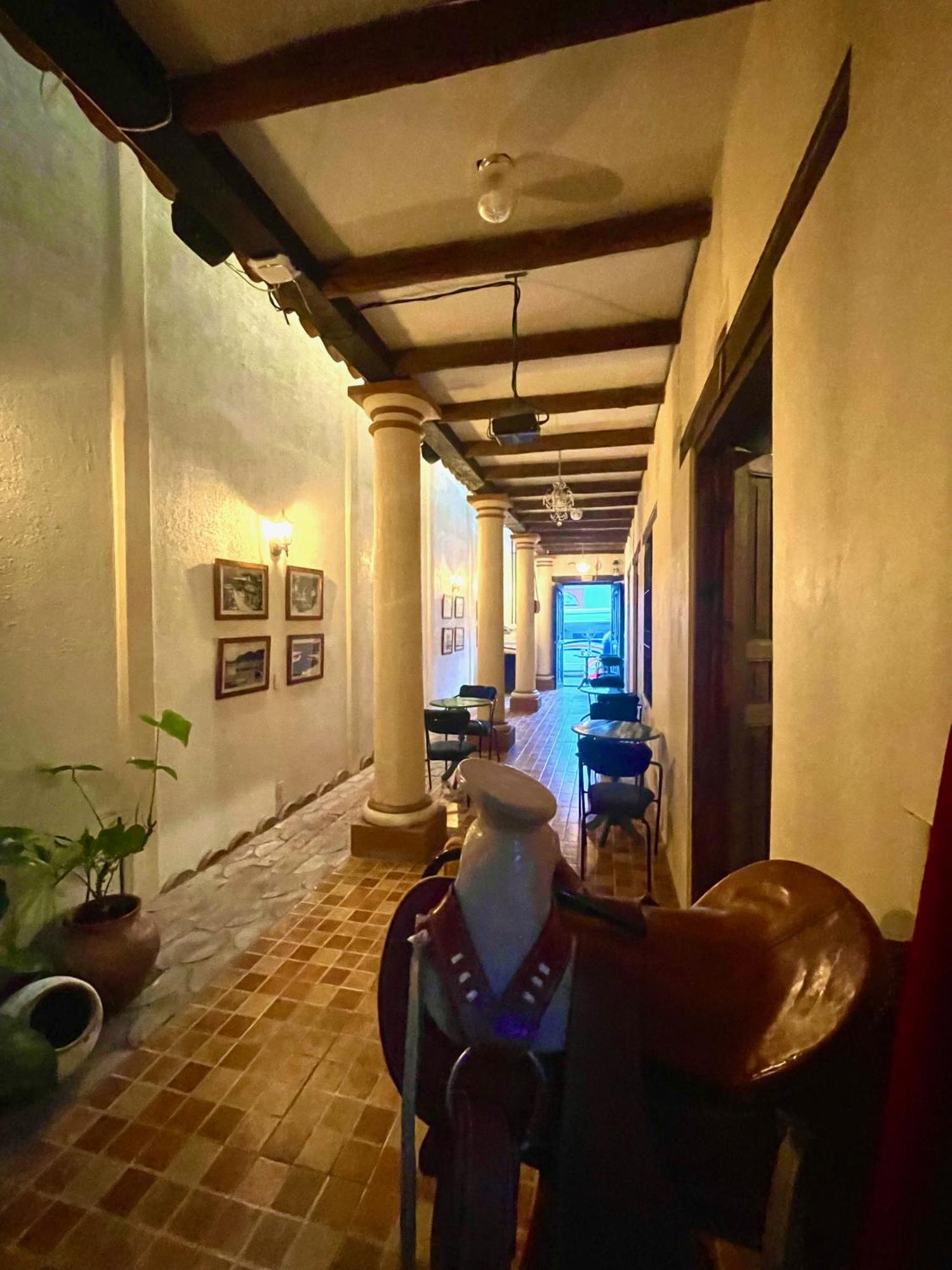 הוסטל San Cristóbal de Las Casas Casa San Cristobal מראה חיצוני תמונה